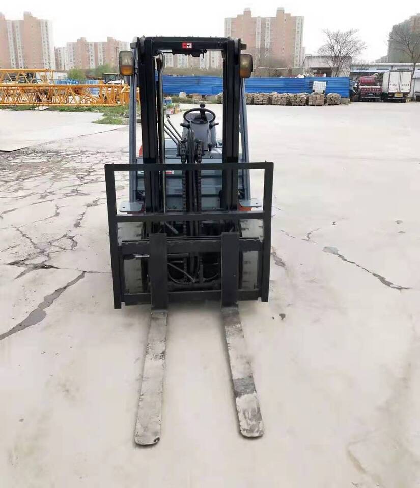 Toyota 8FD30 - Forklift: picture 3 Toyota 8FD30 - Forklift: picture 3