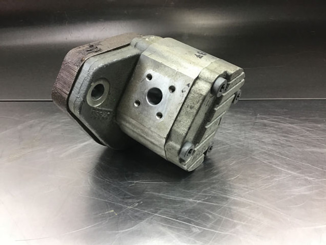 Bosch Gear Pump - Hydraulic pump: picture 1 Bosch Gear Pump - Hydraulic pump: picture 1