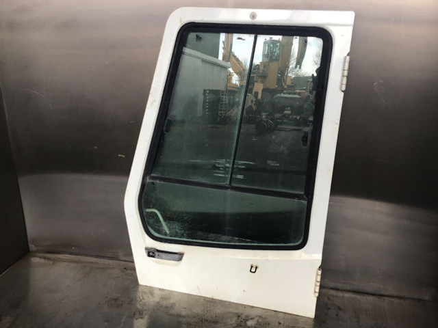 Liebherr A900 ZW / A900B Li - Door and parts: picture 2 Liebherr A900 ZW / A900B Li - Door and parts: picture 2