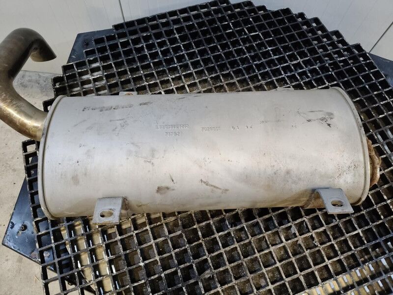Liebherr A904C Li / A900C Li / R900C Li / R904C - Muffler: picture 2 Liebherr A904C Li / A900C Li / R900C Li / R904C - Muffler: picture 2