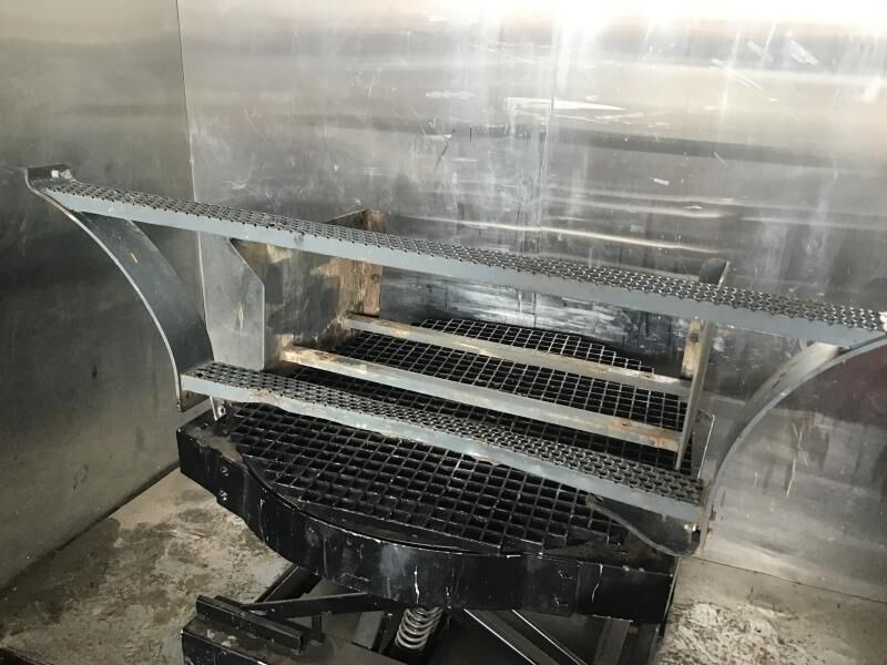 Liebherr Acces Right - Cab and interior: picture 1 Liebherr Acces Right - Cab and interior: picture 1