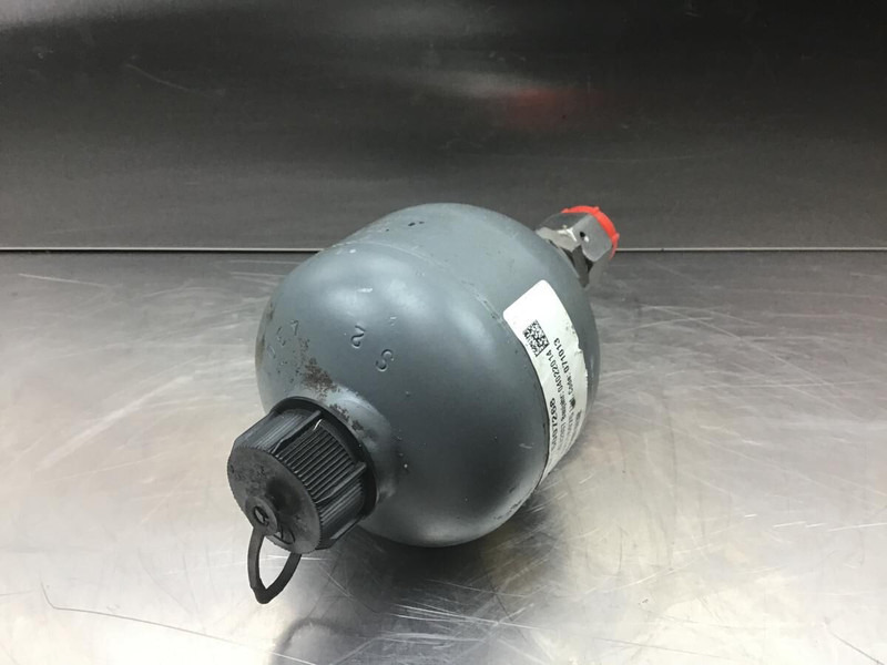 Liebherr Accumulator - Brake parts: picture 3 Liebherr Accumulator - Brake parts: picture 3