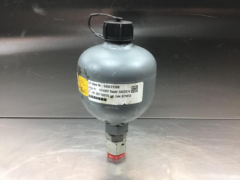 Liebherr Accumulator - Brake parts: picture 1 Liebherr Accumulator - Brake parts: picture 1