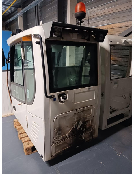 Liebherr Cabin - Cab and interior: picture 2 Liebherr Cabin - Cab and interior: picture 2