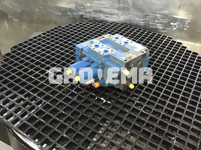 Liebherr Control BLock - Hydraulics: picture 2 Liebherr Control BLock - Hydraulics: picture 2