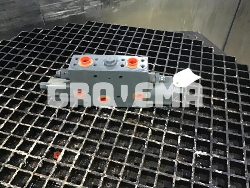 Liebherr Control Block - Hydraulics: picture 2 Liebherr Control Block - Hydraulics: picture 2