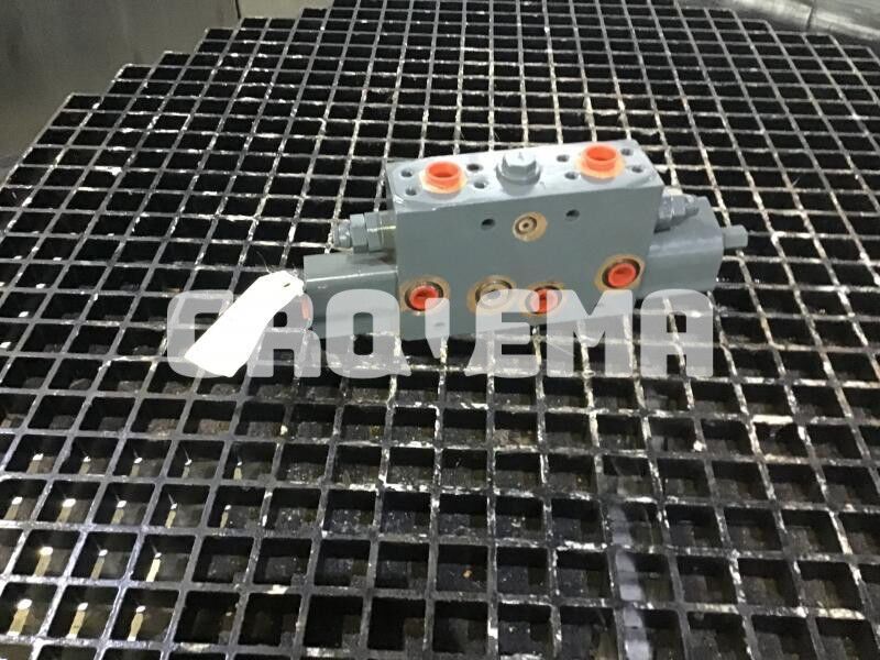 Liebherr Control Block - Hydraulics: picture 1 Liebherr Control Block - Hydraulics: picture 1