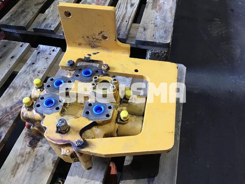 Liebherr Control Block - Hydraulics: picture 1 Liebherr Control Block - Hydraulics: picture 1