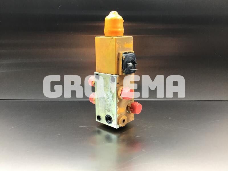Liebherr Directional Control Valve - Hydraulics: picture 3 Liebherr Directional Control Valve - Hydraulics: picture 3