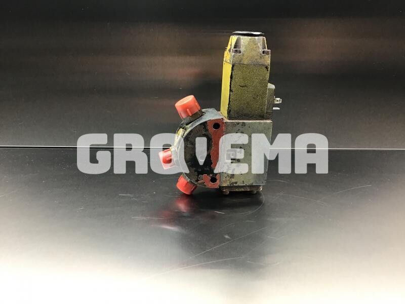 Liebherr Directional Control Valve - Valve: picture 3 Liebherr Directional Control Valve - Valve: picture 3