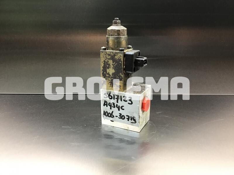 Liebherr Directional Control Valve - Valve: picture 3 Liebherr Directional Control Valve - Valve: picture 3