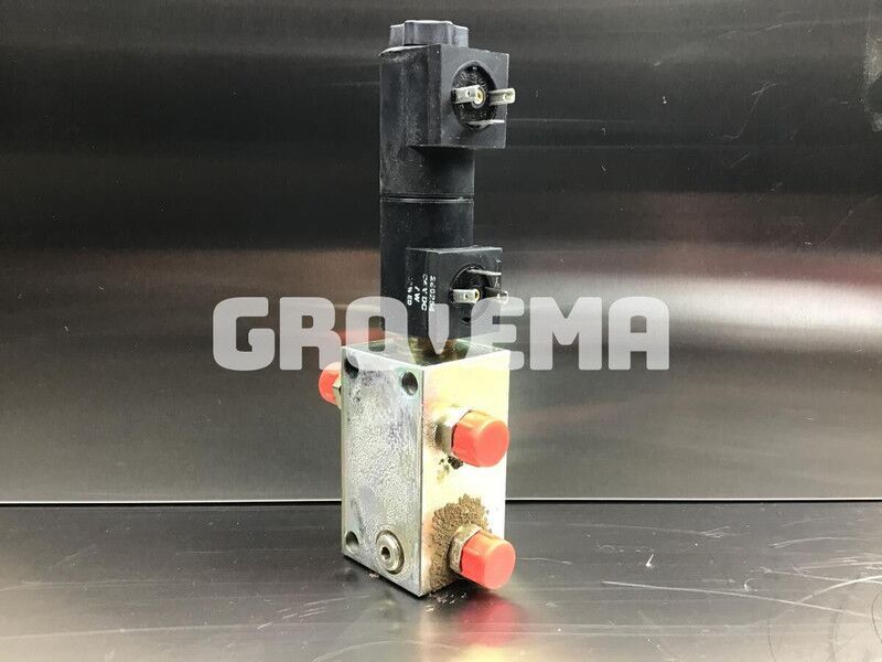 Liebherr Directional Control Valve - Hydraulics: picture 1 Liebherr Directional Control Valve - Hydraulics: picture 1