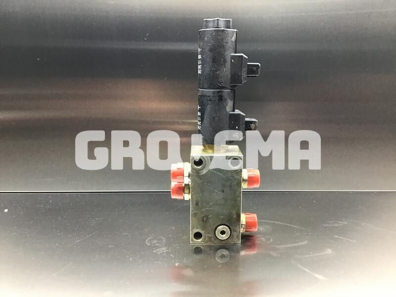 Liebherr Directional Control Valve - Hydraulics: picture 2 Liebherr Directional Control Valve - Hydraulics: picture 2
