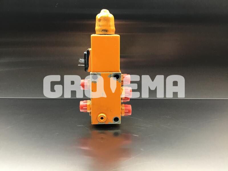 Liebherr Directional Control Valve - Hydraulics: picture 2 Liebherr Directional Control Valve - Hydraulics: picture 2