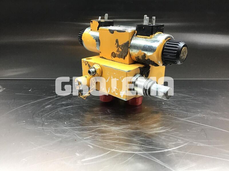 Liebherr Directional Control Valve - Hydraulics: picture 1 Liebherr Directional Control Valve - Hydraulics: picture 1
