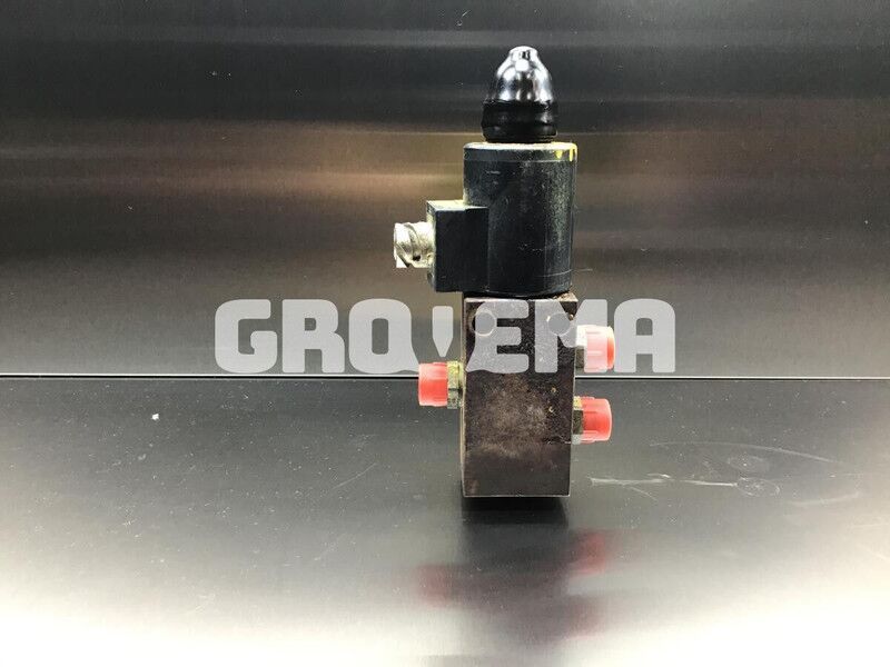 Liebherr Directional Control Valve - Hydraulics: picture 2 Liebherr Directional Control Valve - Hydraulics: picture 2