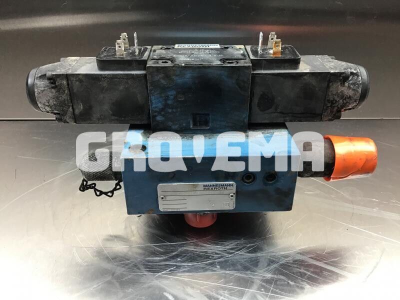 Liebherr Directional Control Valve - Hydraulics: picture 2 Liebherr Directional Control Valve - Hydraulics: picture 2