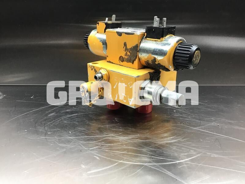 Liebherr Directional Control Valve - Hydraulics: picture 2 Liebherr Directional Control Valve - Hydraulics: picture 2