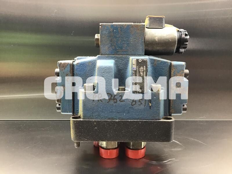 Liebherr Directional Control valve - Valve: picture 2 Liebherr Directional Control valve - Valve: picture 2