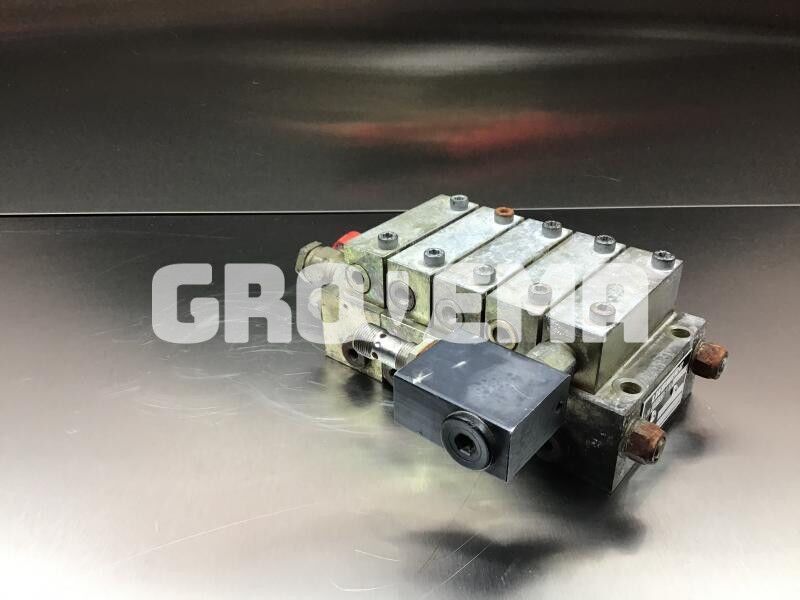 Liebherr Distribution Block - Hydraulics: picture 2 Liebherr Distribution Block - Hydraulics: picture 2