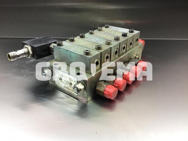 Liebherr Distribution Block - Hydraulics: picture 1 Liebherr Distribution Block - Hydraulics: picture 1