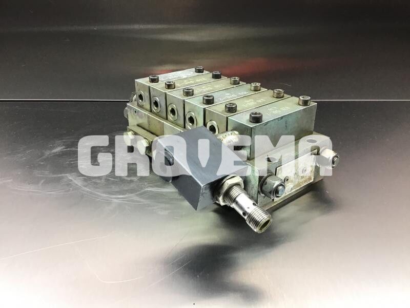 Liebherr Distribution Block - Hydraulics: picture 2 Liebherr Distribution Block - Hydraulics: picture 2
