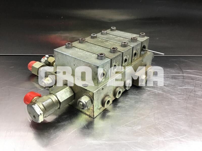 Liebherr Distribution Block - Hydraulics: picture 2 Liebherr Distribution Block - Hydraulics: picture 2