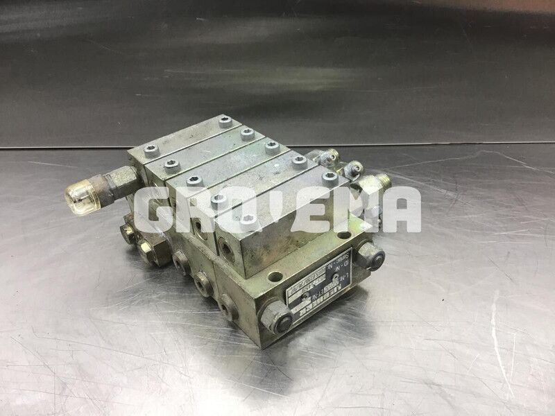 Liebherr Distribution Block - Hydraulics: picture 1 Liebherr Distribution Block - Hydraulics: picture 1