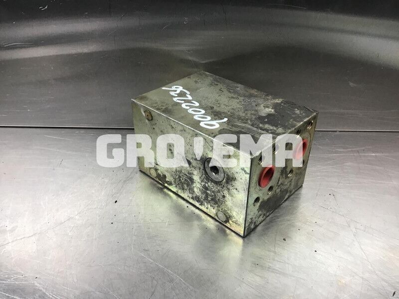 Liebherr Distribution Block - Hydraulics: picture 2 Liebherr Distribution Block - Hydraulics: picture 2