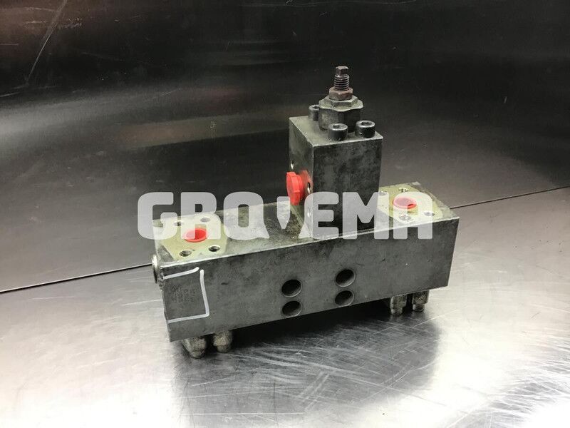 Liebherr Distributor Block - Hydraulics: picture 2 Liebherr Distributor Block - Hydraulics: picture 2
