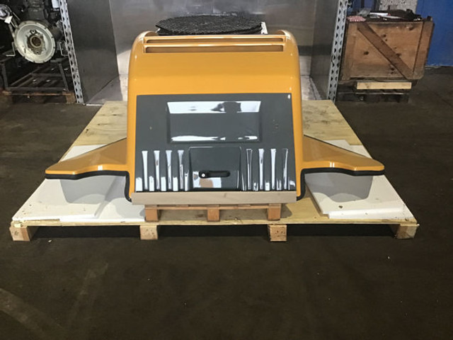 Liebherr Engine Hood - Hood: picture 2 Liebherr Engine Hood - Hood: picture 2