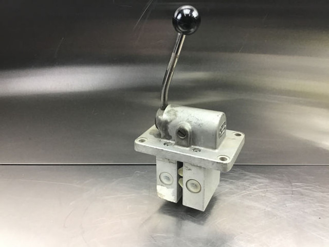Liebherr Handbrake Valve - Valve: picture 5 Liebherr Handbrake Valve - Valve: picture 5