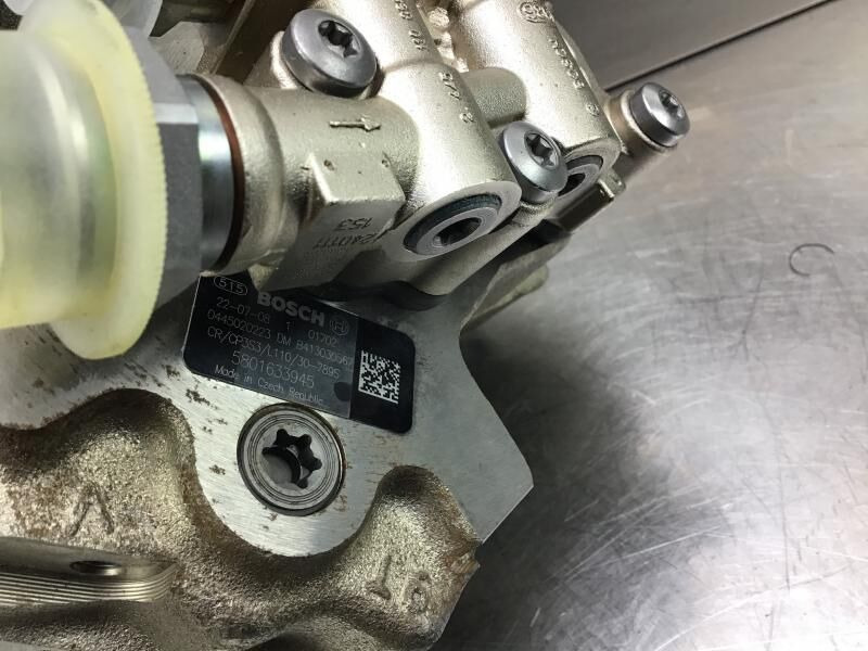 Liebherr High Pressure Pump - Engine and parts: picture 3 Liebherr High Pressure Pump - Engine and parts: picture 3