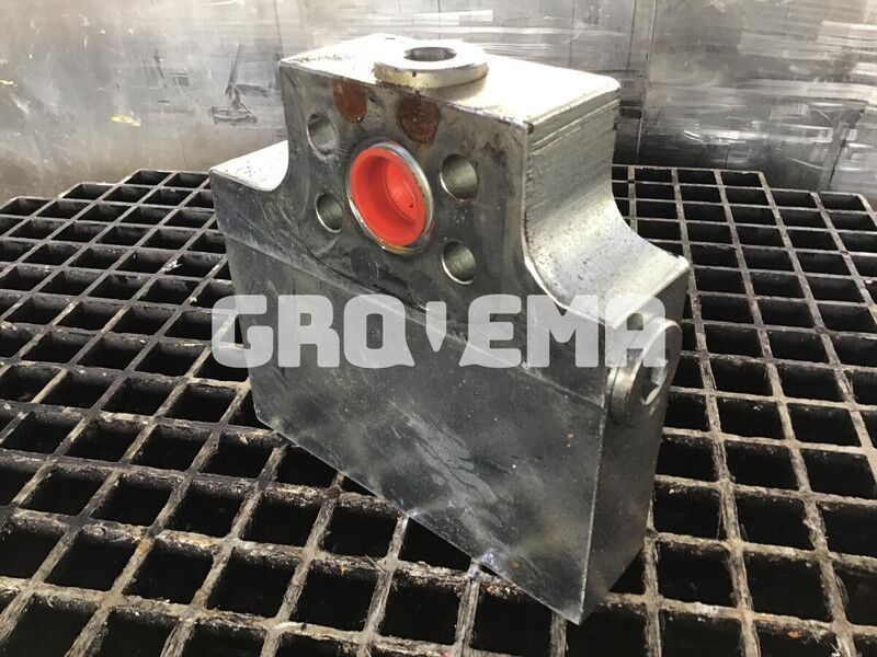 Liebherr Interm Block - Hydraulics: picture 3 Liebherr Interm Block - Hydraulics: picture 3