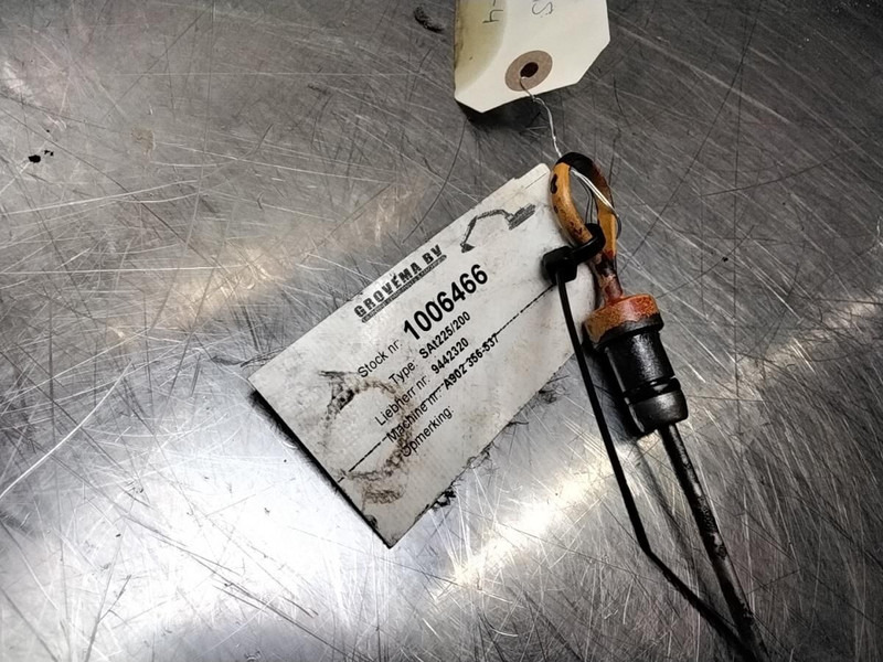 Liebherr Oil Dipstick - Engine and parts: picture 1 Liebherr Oil Dipstick - Engine and parts: picture 1