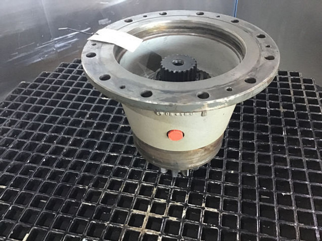 Liebherr Output Shaft Housing - Hub: picture 4 Liebherr Output Shaft Housing - Hub: picture 4
