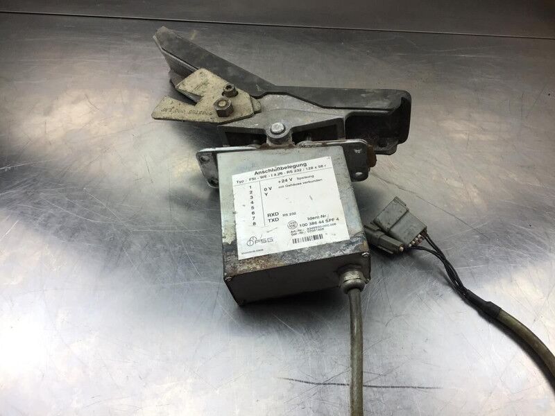 Liebherr Pilot Control Unit - Hydraulics: picture 2 Liebherr Pilot Control Unit - Hydraulics: picture 2