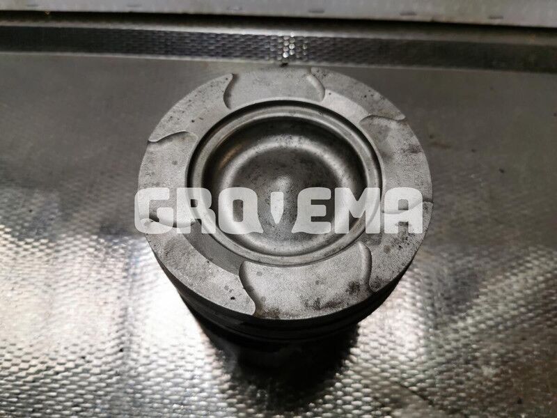 Liebherr Piston - Engine and parts: picture 3 Liebherr Piston - Engine and parts: picture 3
