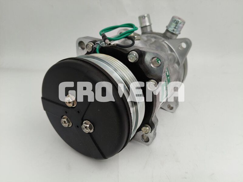 Liebherr R922 / R926 COMP / R926 K-LC / R922 Li - AC compressor: picture 2 Liebherr R922 / R926 COMP / R926 K-LC / R922 Li - AC compressor: picture 2