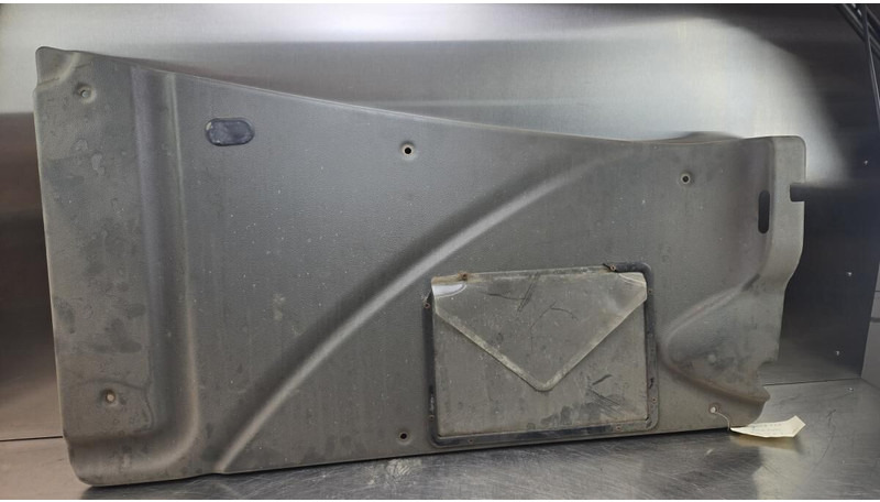 Liebherr R944 / R954B - Bumper: picture 1 Liebherr R944 / R954B - Bumper: picture 1