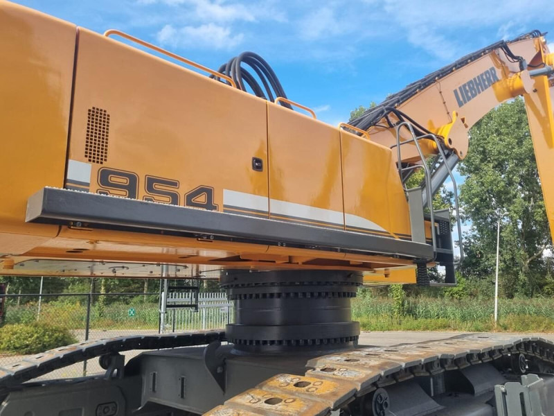 Liebherr R954C - Waste/ Industry handler: picture 3 Liebherr R954C - Waste/ Industry handler: picture 3