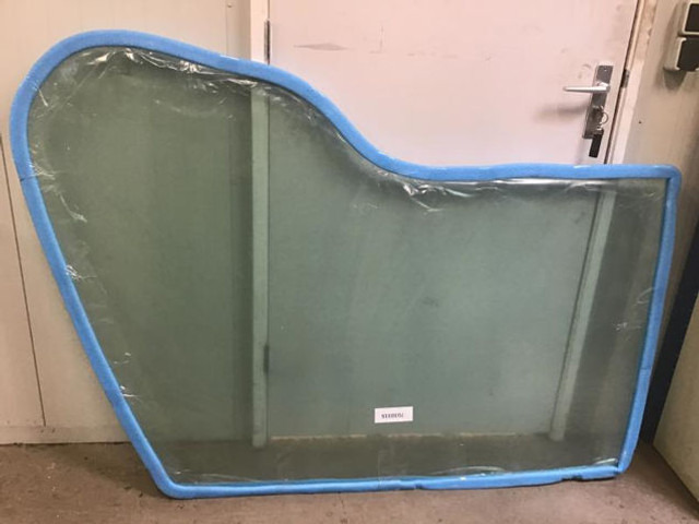 Liebherr Window Glass - Window and parts: picture 3 Liebherr Window Glass - Window and parts: picture 3