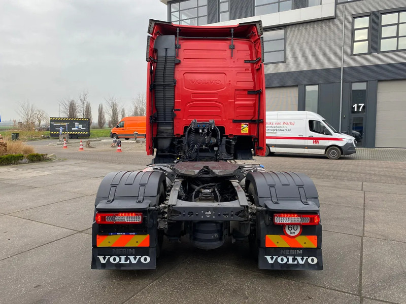 Volvo FH 13.420 / Globetrotter / 2x Tank / Euro 6 - Tractor unit: picture 5 Volvo FH 13.420 / Globetrotter / 2x Tank / Euro 6 - Tractor unit: picture 5