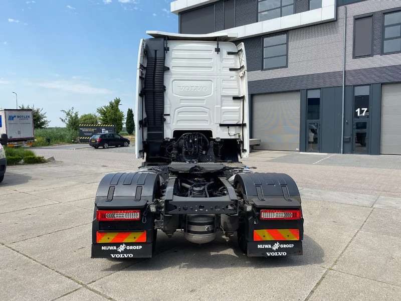 Volvo FH 13.500 Globetrotter XL / I-parkCool / Alcoa / 2x Tank - Tractor unit: picture 5 Volvo FH 13.500 Globetrotter XL / I-parkCool / Alcoa / 2x Tank - Tractor unit: picture 5