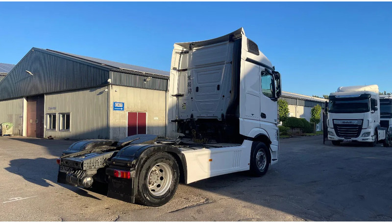 Mercedes-Benz Actros 1945 - Tractor unit: picture 5 Mercedes-Benz Actros 1945 - Tractor unit: picture 5