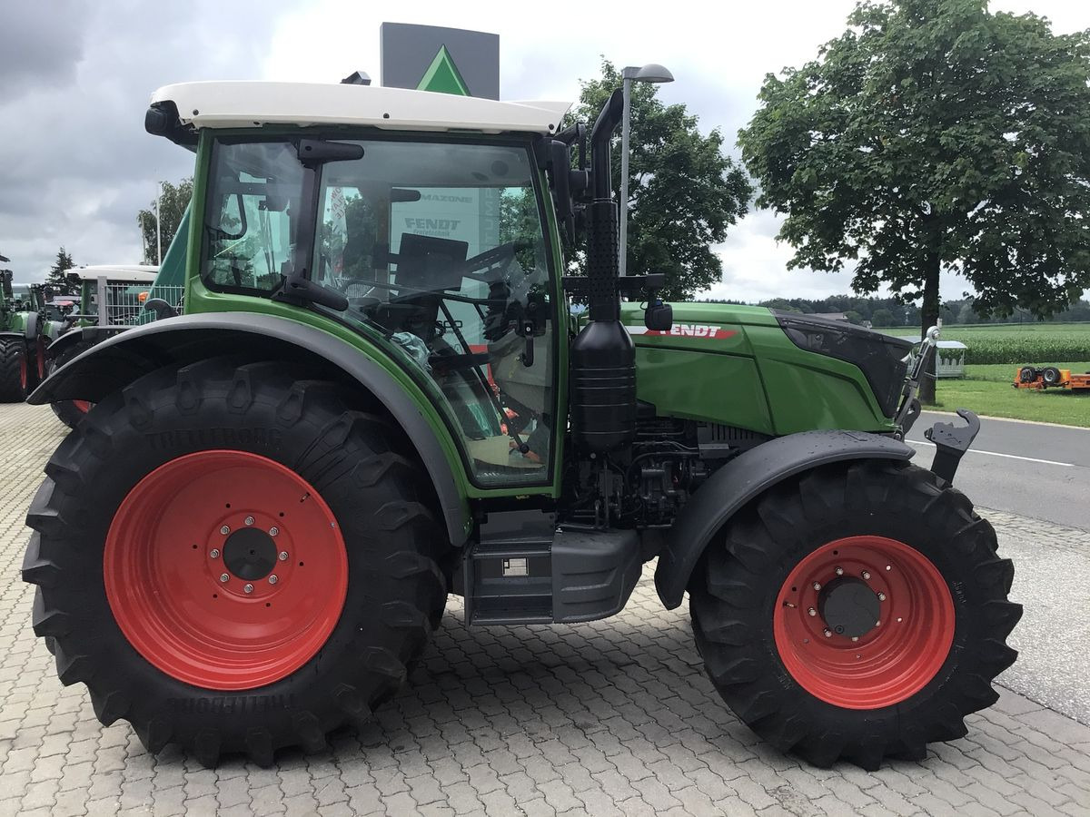 Fendt 211 Vario (FendtONE) - Farm tractor: picture 2 Fendt 211 Vario (FendtONE) - Farm tractor: picture 2