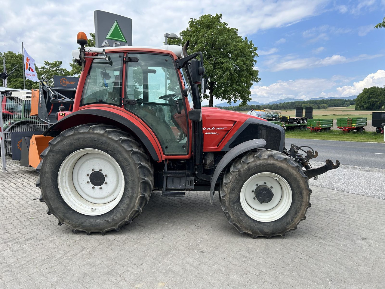 Lindner Geotrac 94 - Farm tractor: picture 2 Lindner Geotrac 94 - Farm tractor: picture 2