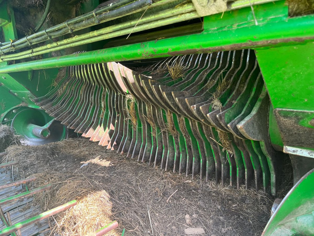 McHale V660 - Round baler: picture 2 McHale V660 - Round baler: picture 2