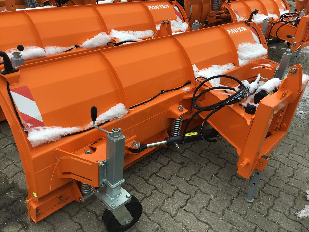 Stekro PVHU 3000 - Snow plough for Municipal/ Special vehicle: picture 2 Stekro PVHU 3000 - Snow plough for Municipal/ Special vehicle: picture 2
