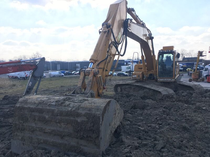 Excavator Hitachi ZX280LC-3: picture 6 Excavator Hitachi ZX280LC-3: picture 6